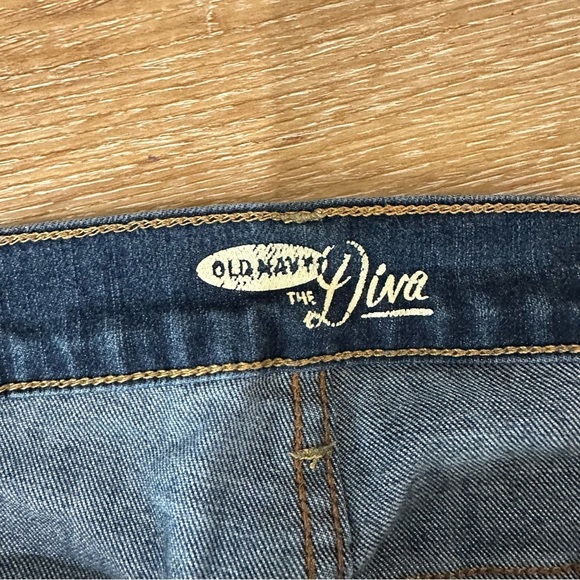 Old Navy The Diva Women’s Mid-Rise Medium Wash Denim Jeans Sz 16 Regular GUC - Picture 5 of 7